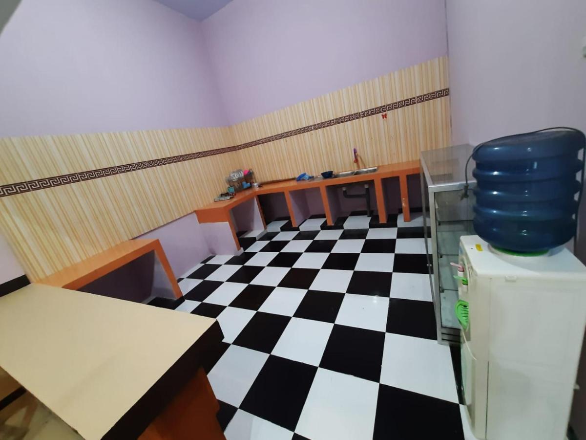 999 Khs 2 Homestay Gilimanuk Eksteriør billede